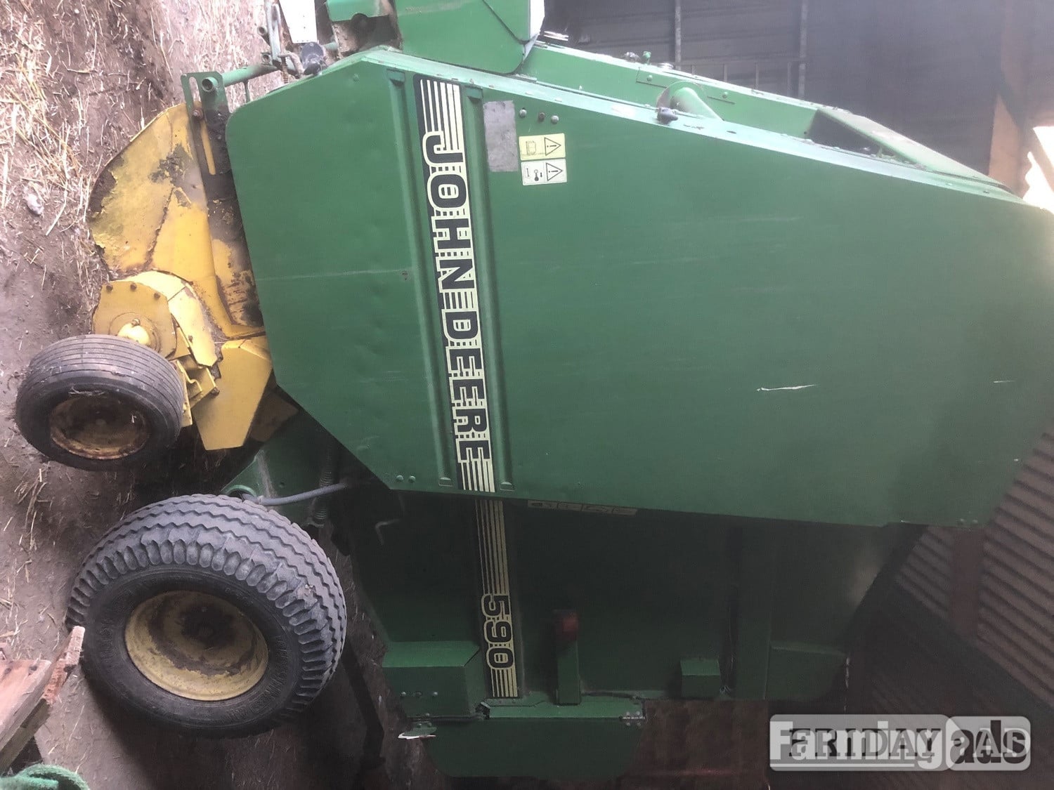 [ berth ]John Deere Round Baler 