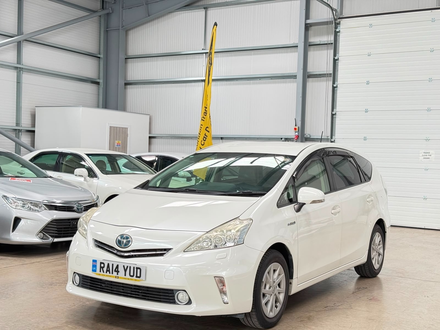 Toyota 7 Seat Prius Reading