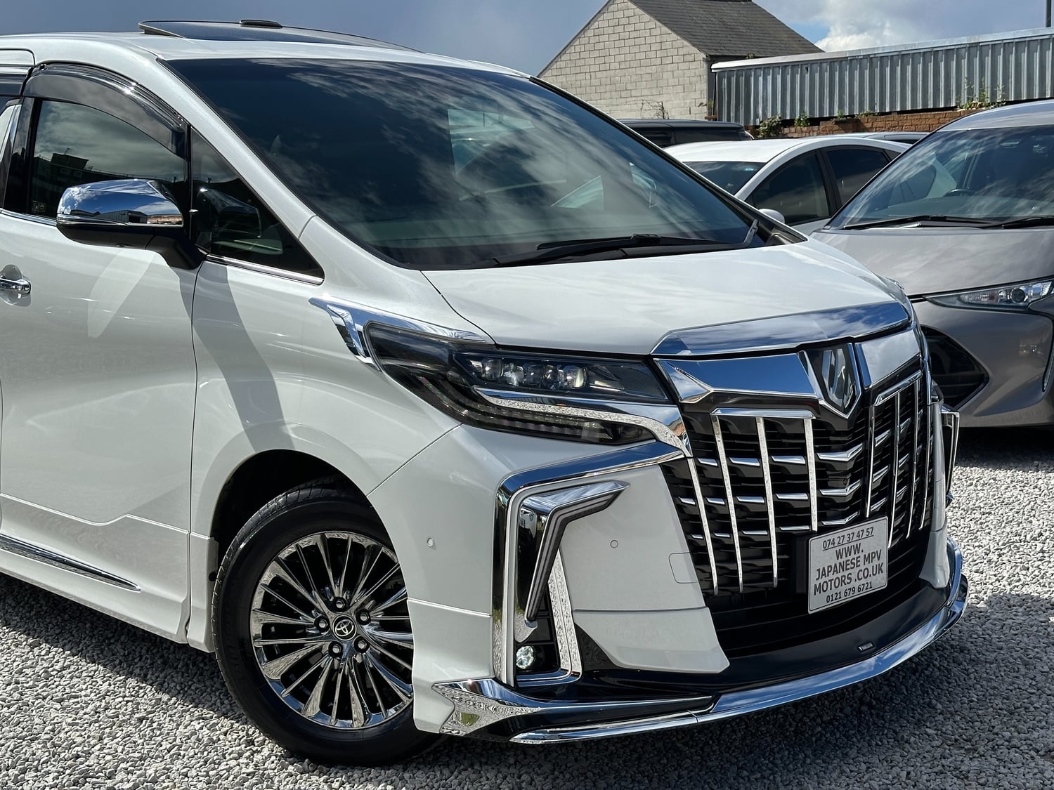 Toyota Alphard 2020 - Cars in Birmingham