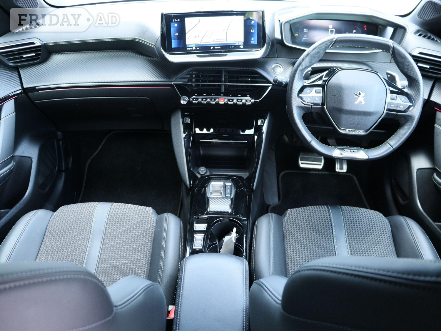 [ berth ]Peugeot 208