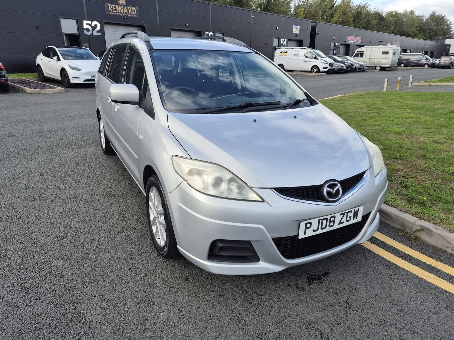 [ berth ]Mazda 5