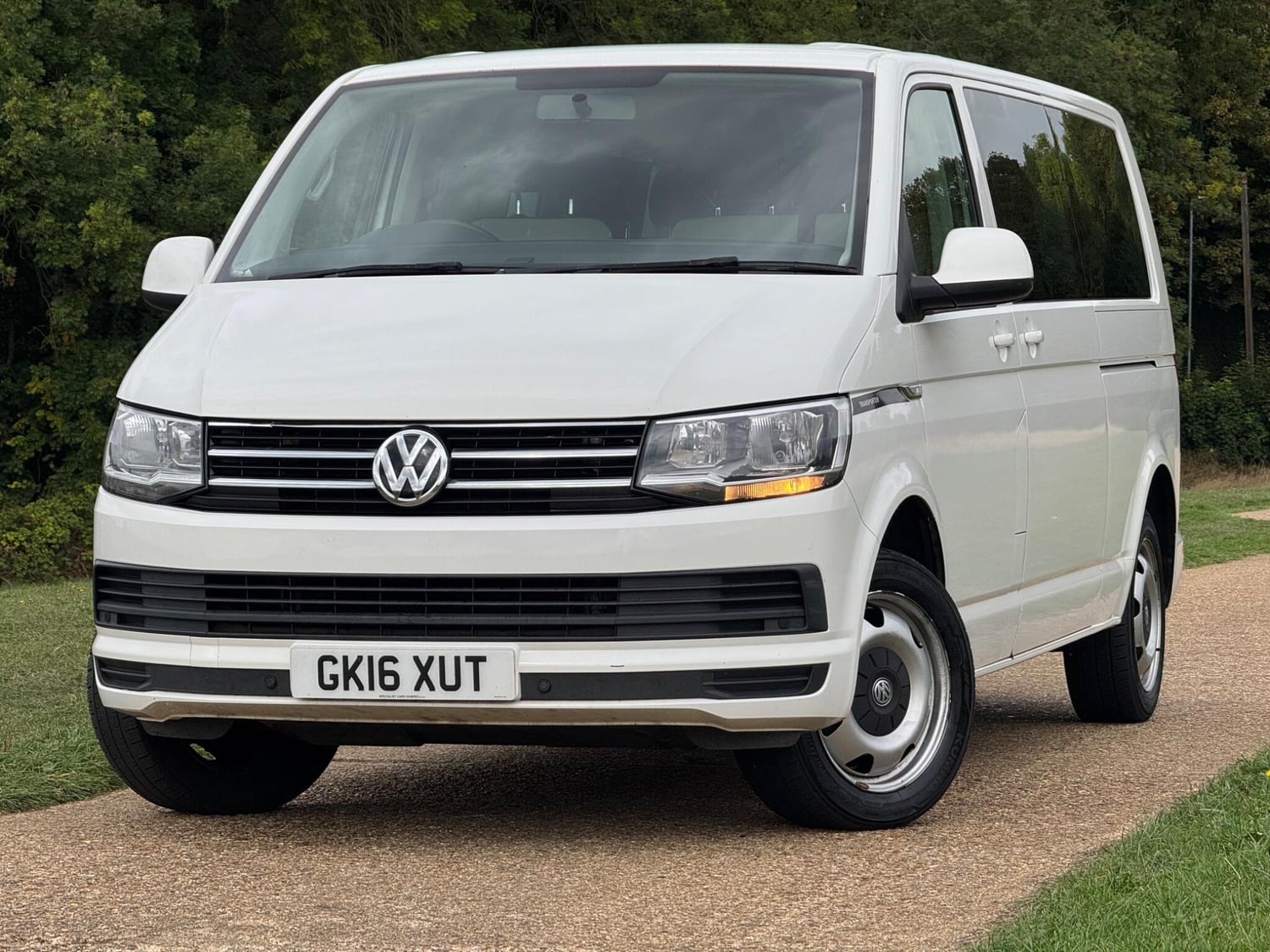 [ berth ]Volkswagen Transporter Shuttle