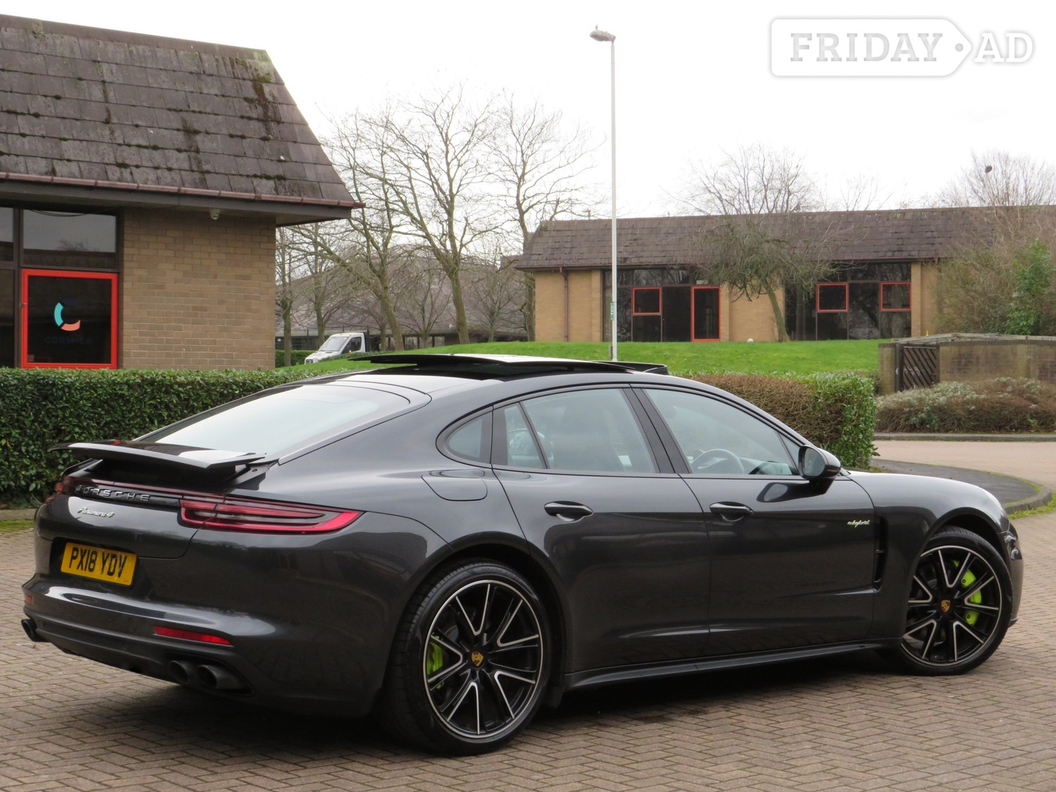 [ berth ]Porsche Panamera