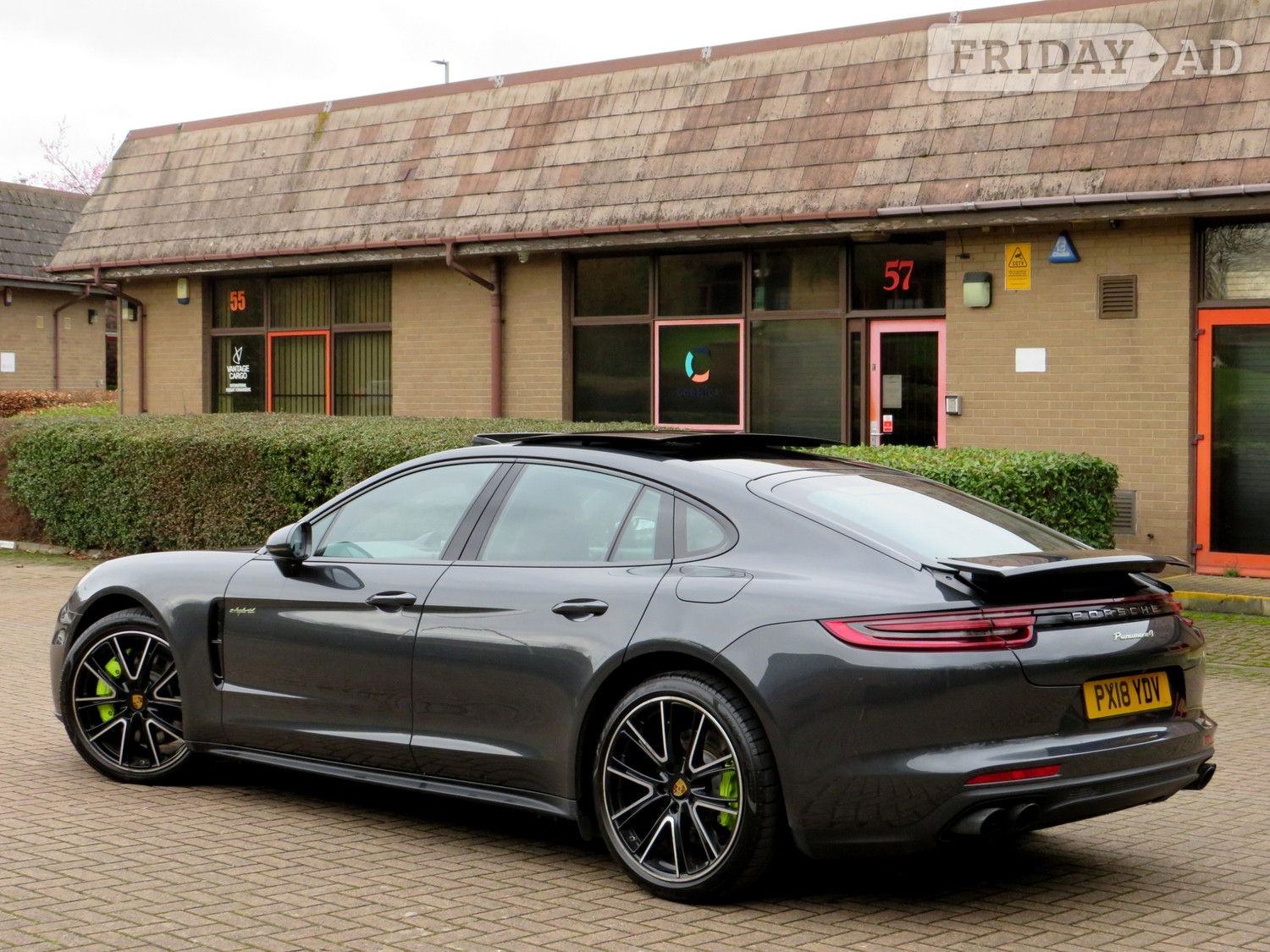 Porsche Panamera 2018 - Cars