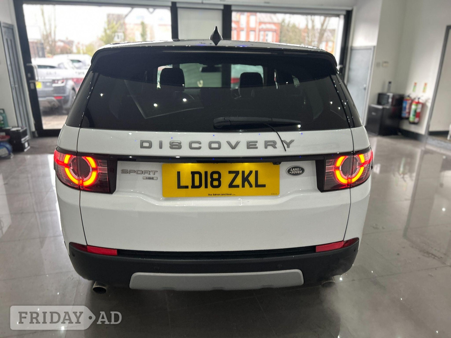 [ berth ]Land Rover Discovery Sport