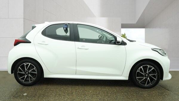 Toyota Yaris 2023 - Cars