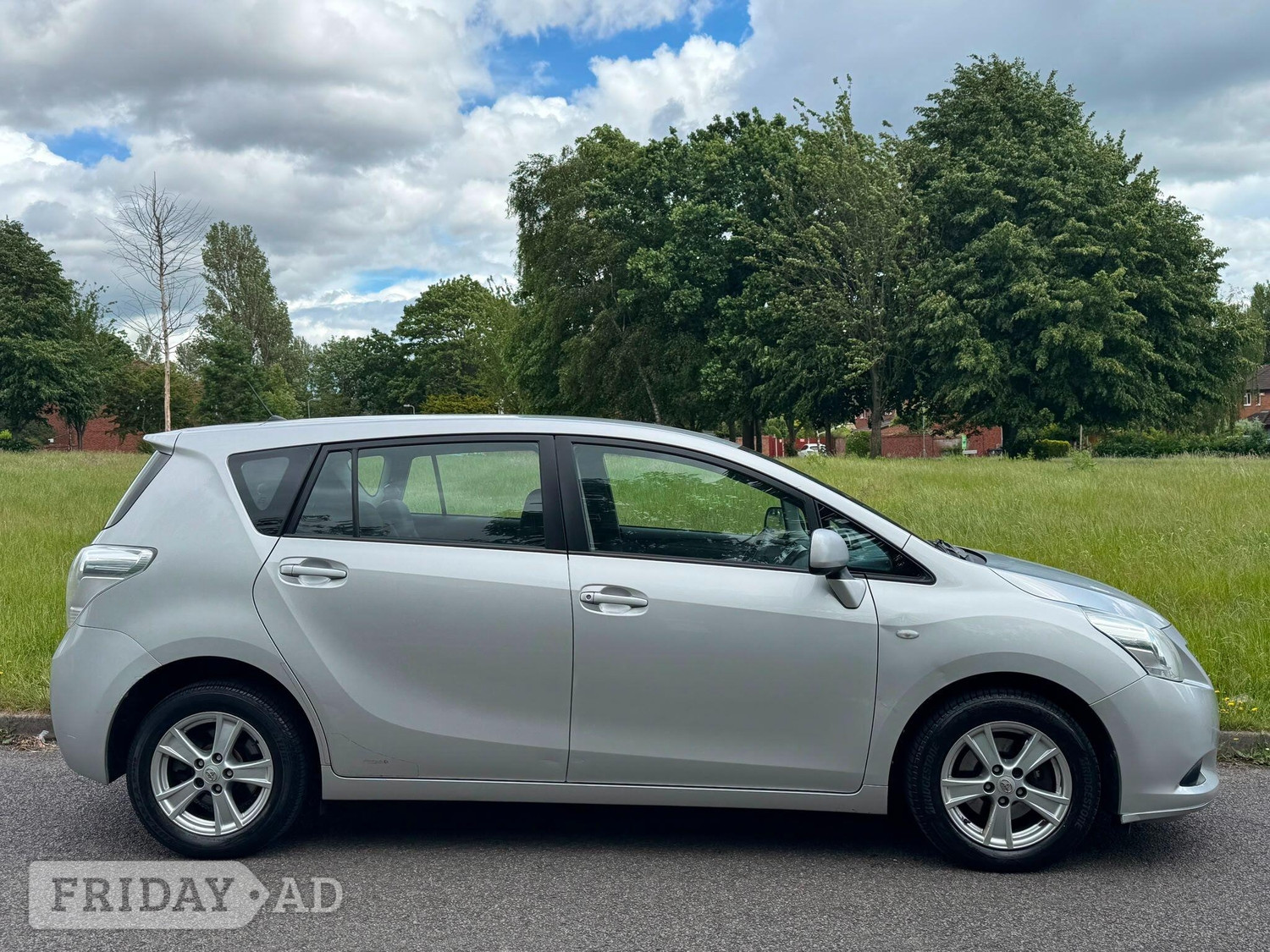 Toyota Verso 2010 - Cars