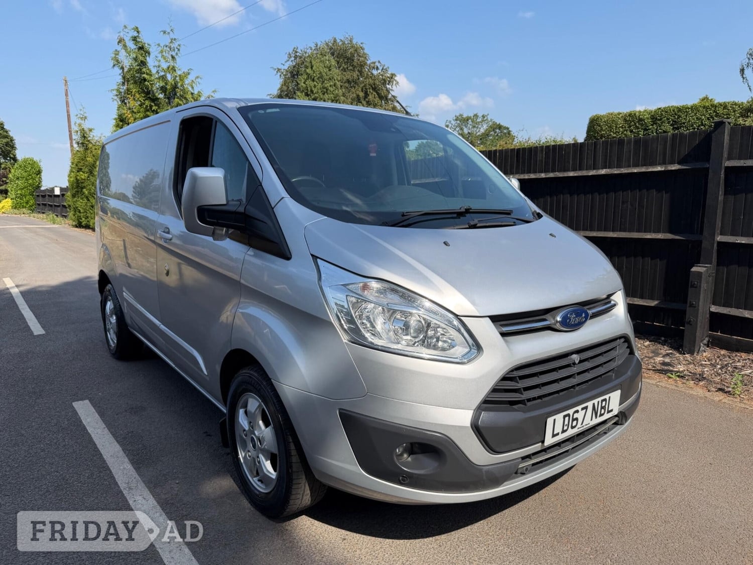Ford Transit Custom 2017 in Addlestone