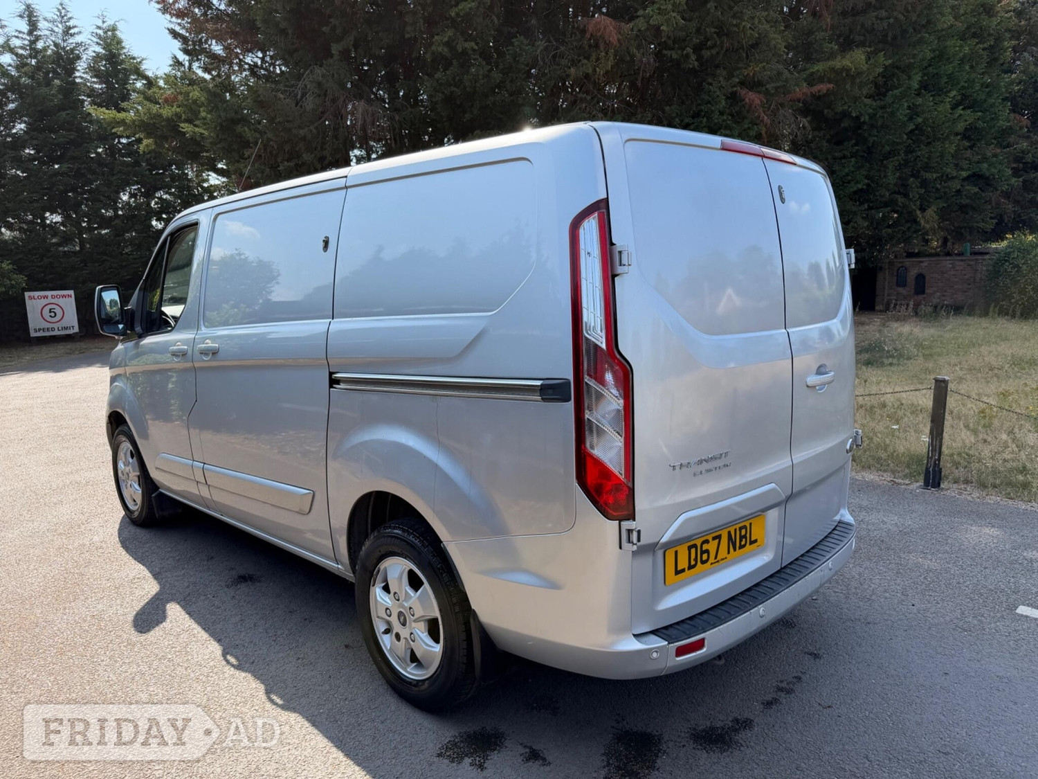 Ford Transit Custom 2017 - Vans & Commercial Vehicles in Addlestone