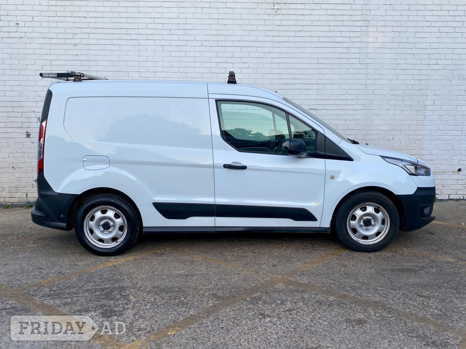 [ berth ]Ford Transit Connect