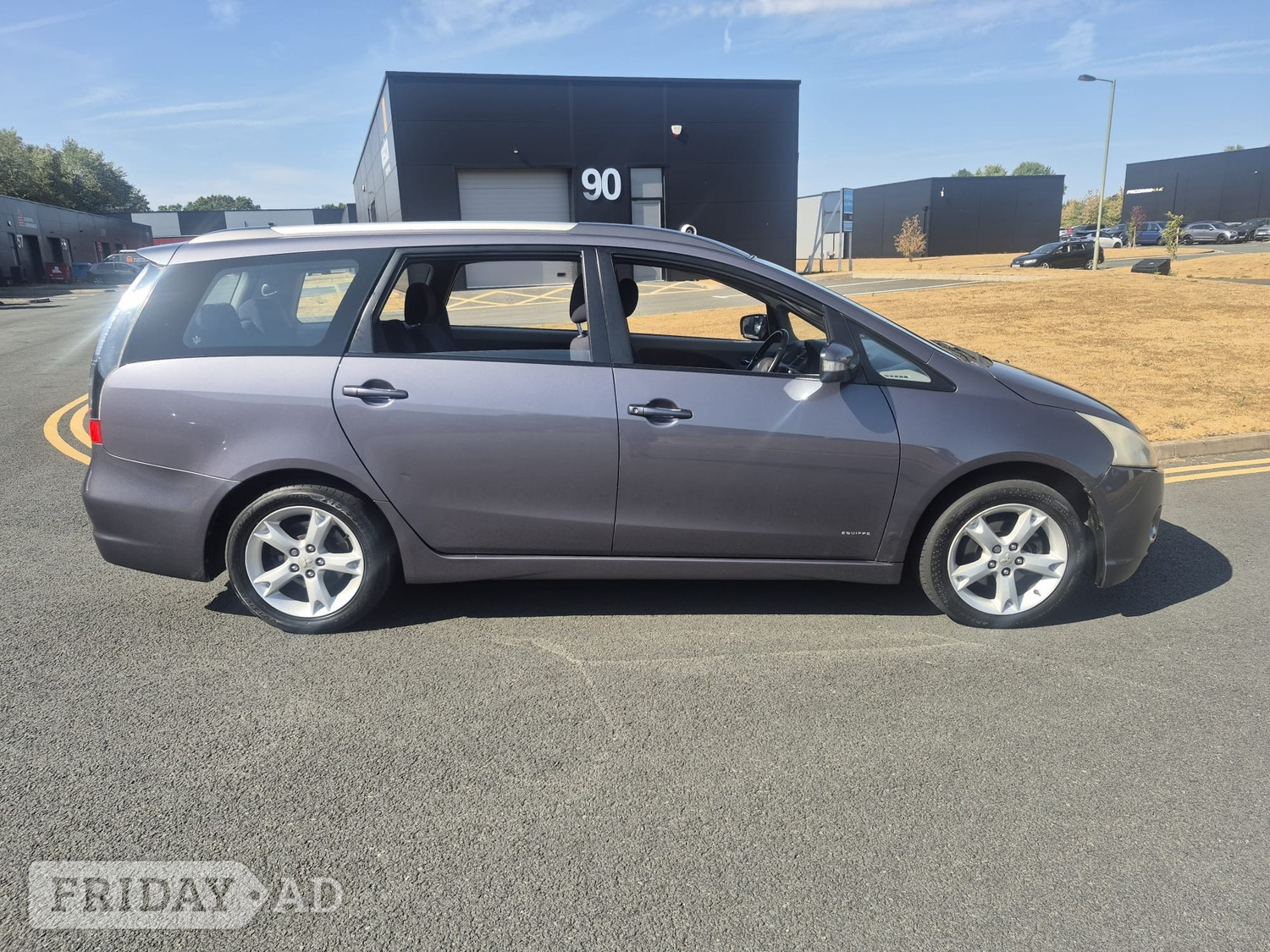 Mitsubishi Grandis 2009 - Cars in Market Drayton