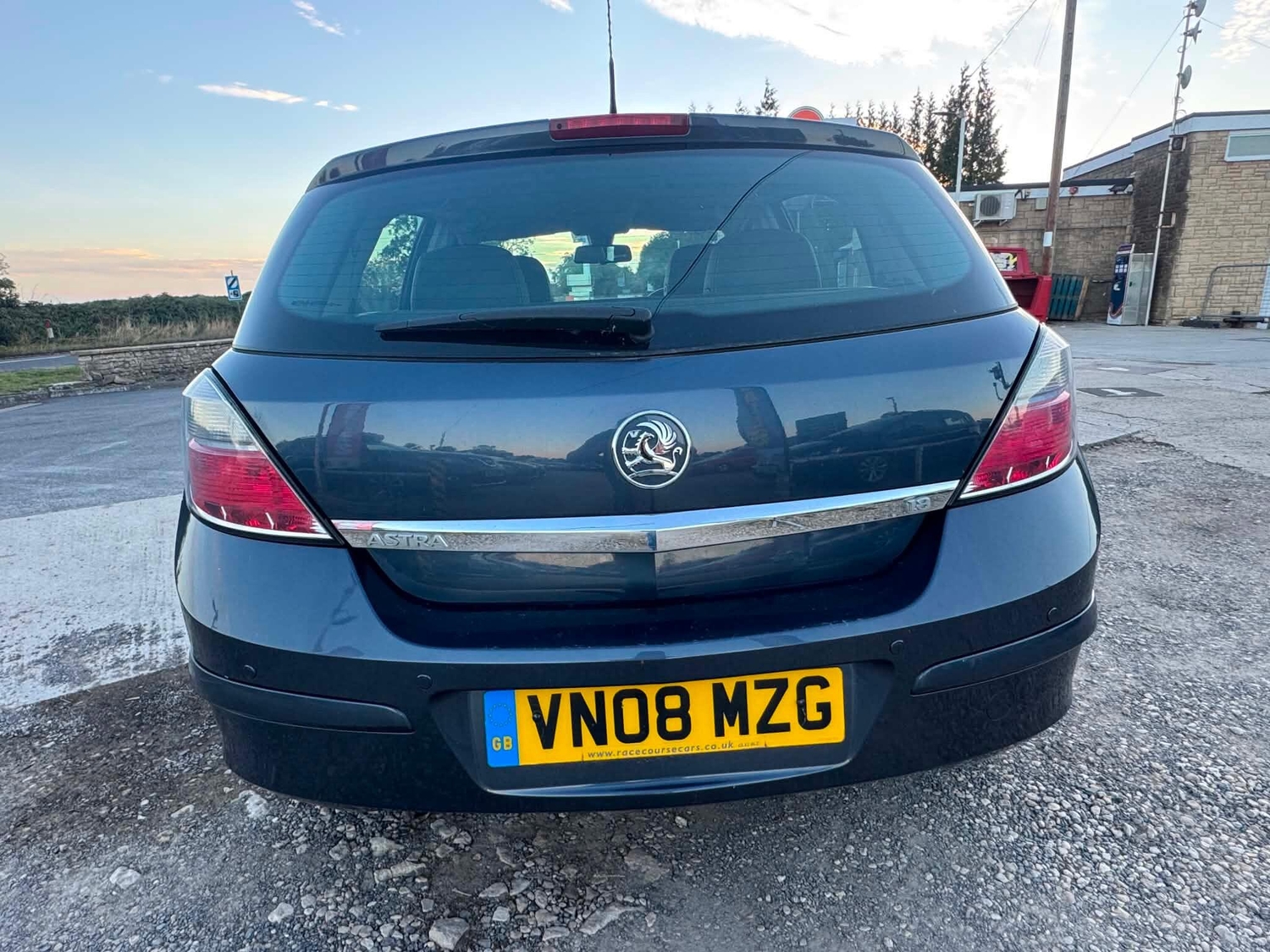 Vauxhall Astra 2008 - Cars in Burford