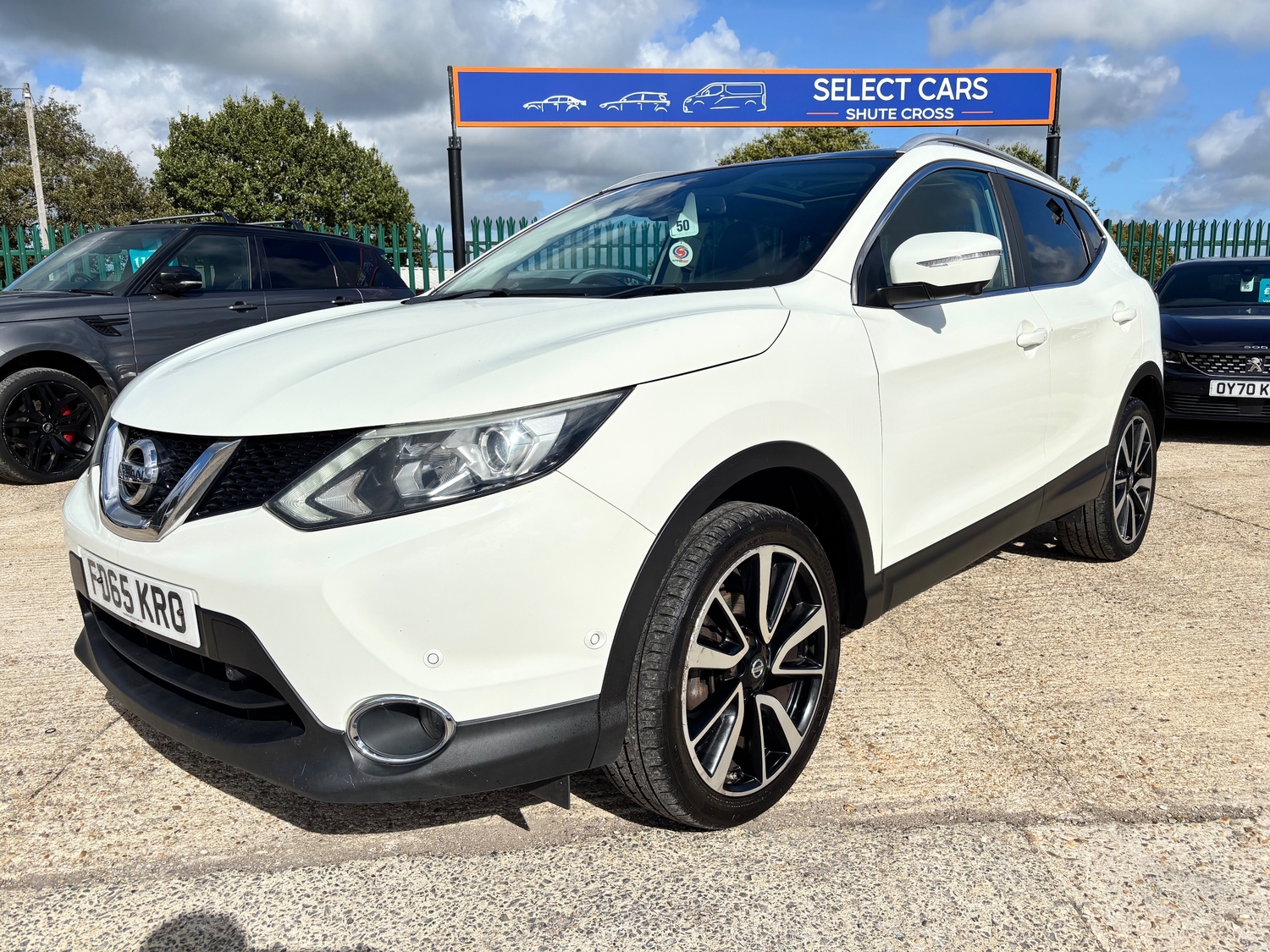 Nissan Qashqai 2015 - Cars in Axminster