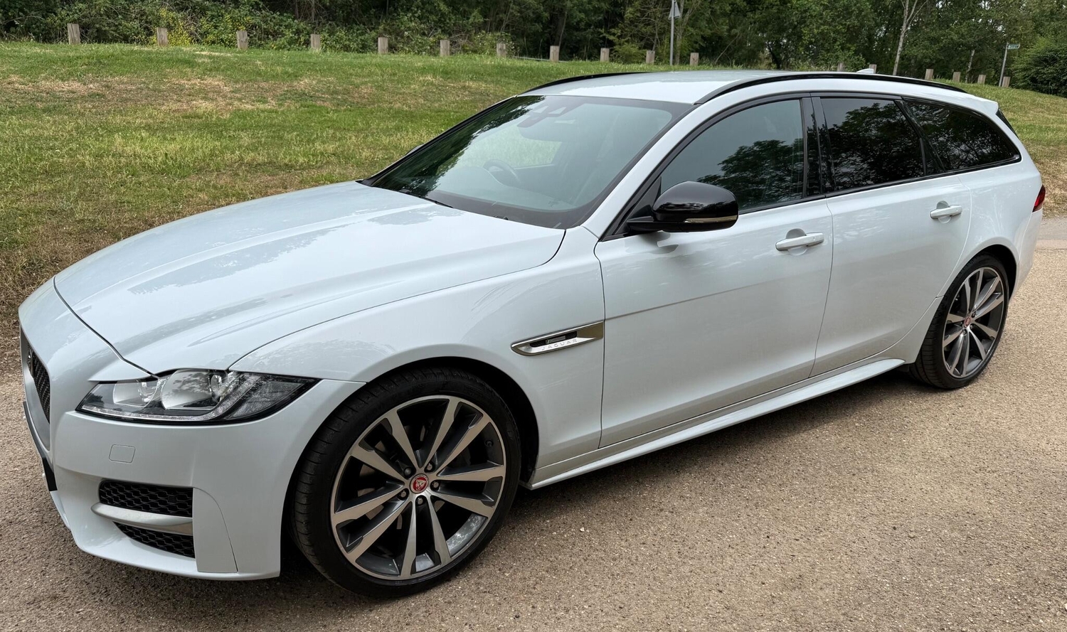 Jaguar XF 2017 - Cars in Waltham Abbey