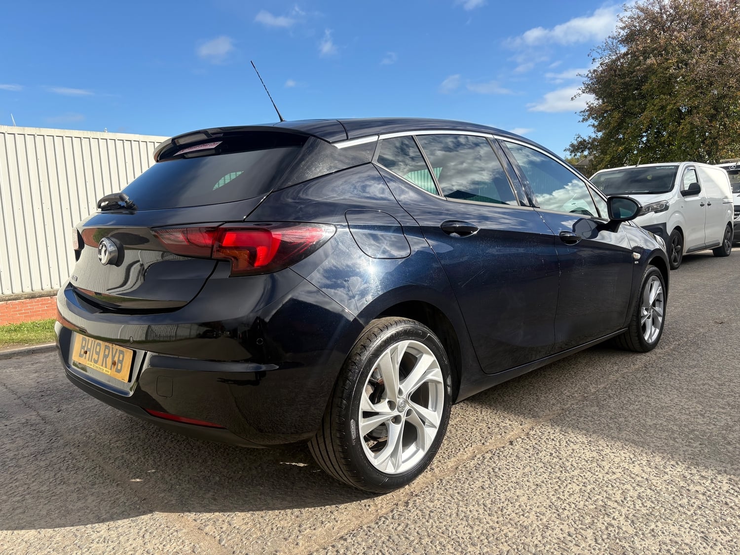 [ berth ]Vauxhall Astra
