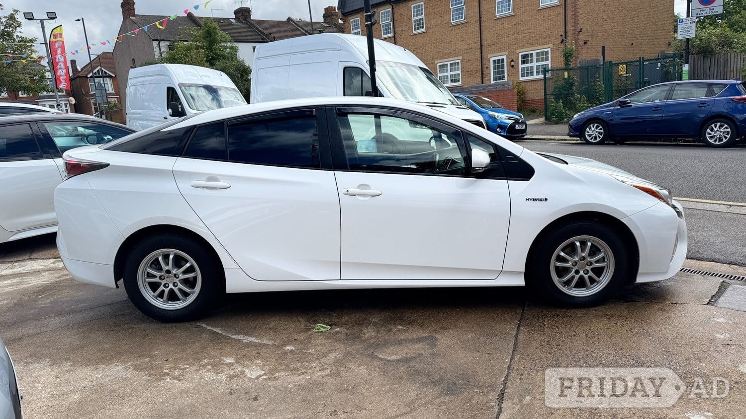 Toyota Prius 2017 - Cars