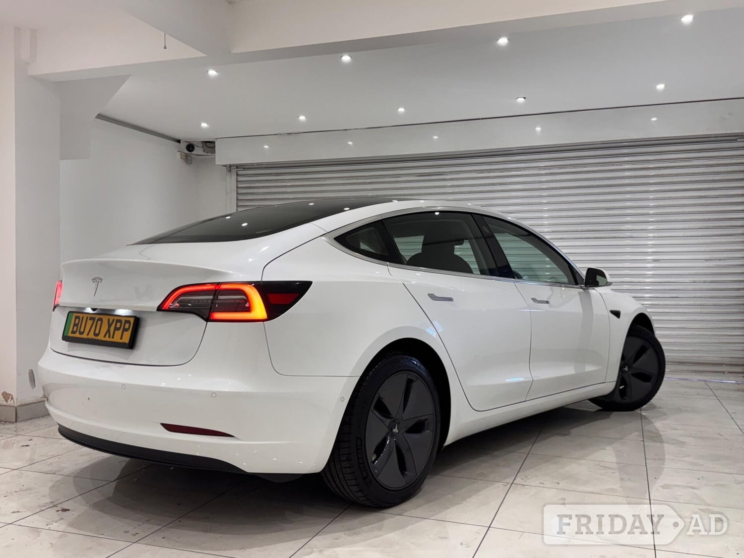 [ berth ]Tesla Model 3