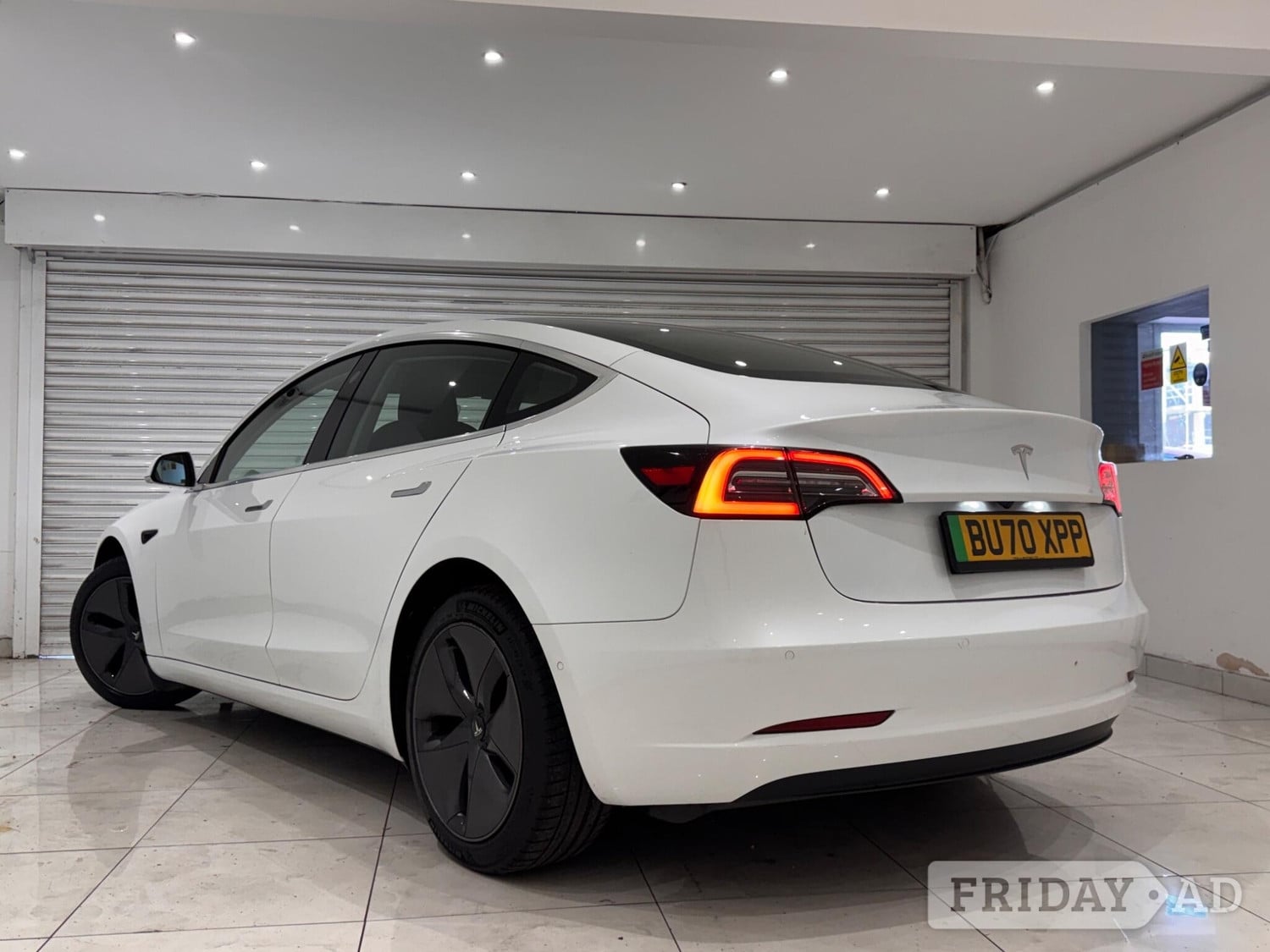 Tesla Model 3 2020 - Cars