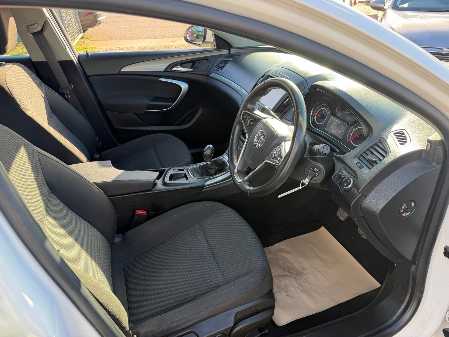 [ berth ]Vauxhall Insignia