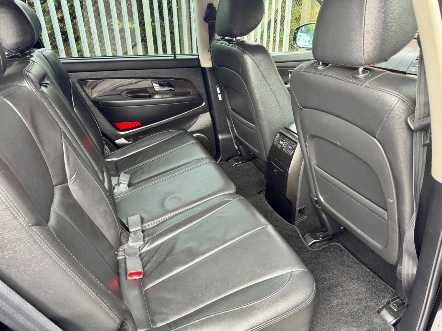 Ssangyong Rexton 2015 - Cars