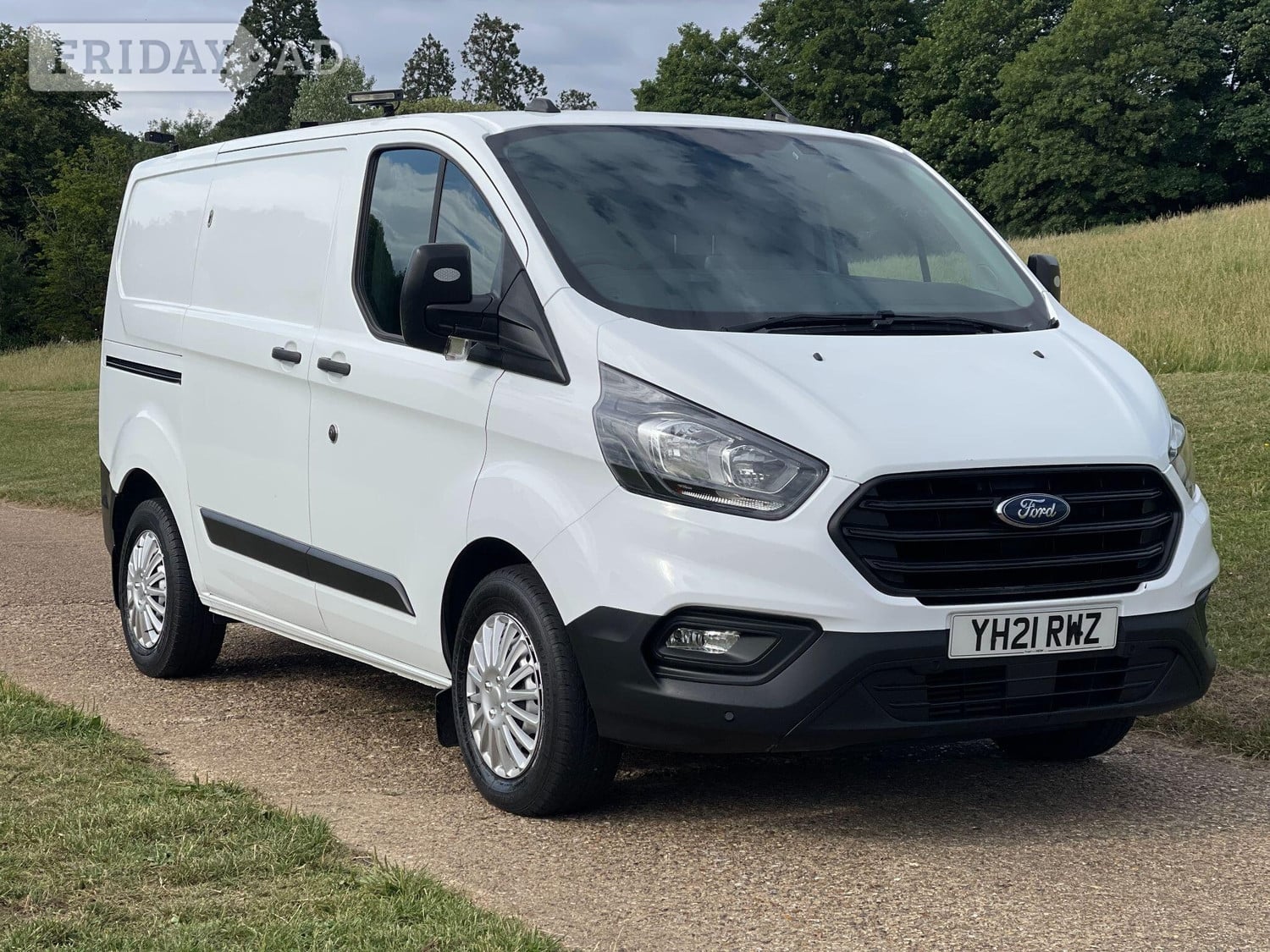 [ berth ]Ford Transit Custom