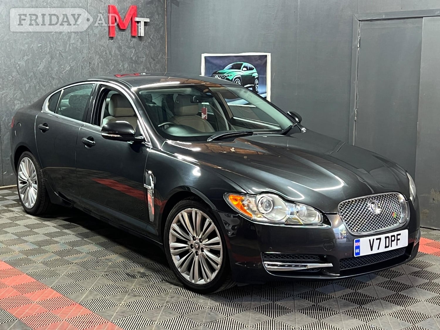 Jaguar XF 2011 - Cars
