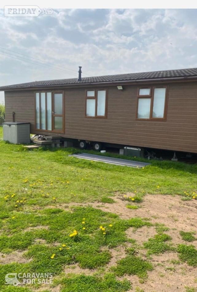 40 x 20ft Beautiful Lodge in Stafford