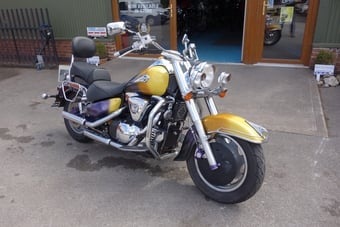Suzuki VL 1998