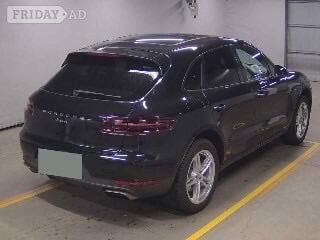 [ berth ]Porsche Macan
