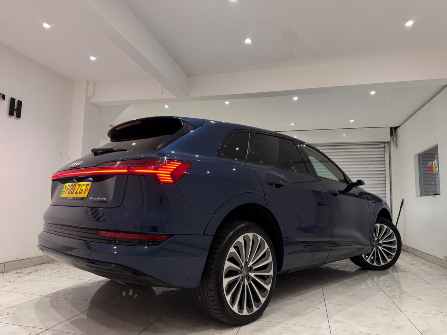 [ berth ]Audi e-tron