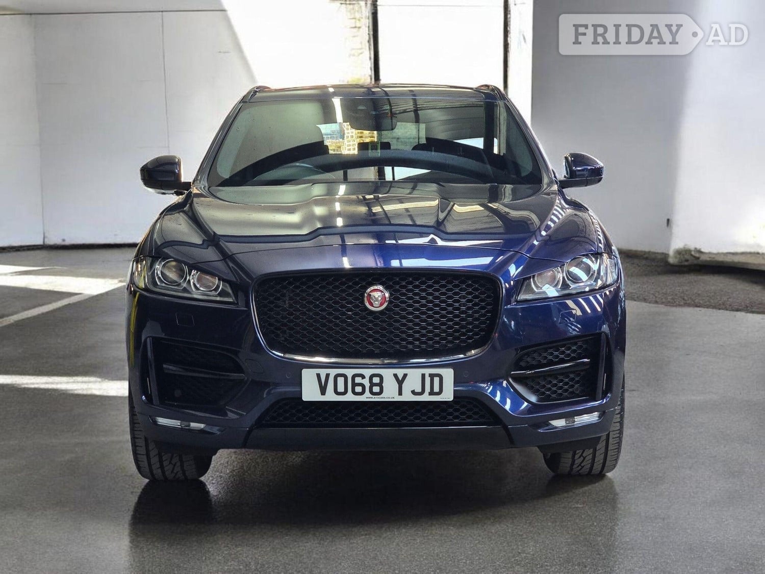 [ berth ]Jaguar F-Pace
