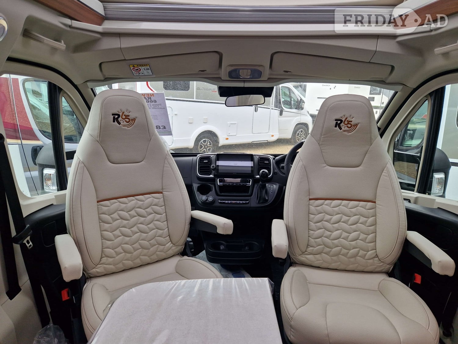 [3 berth ]Rapido 60th Edition 666F