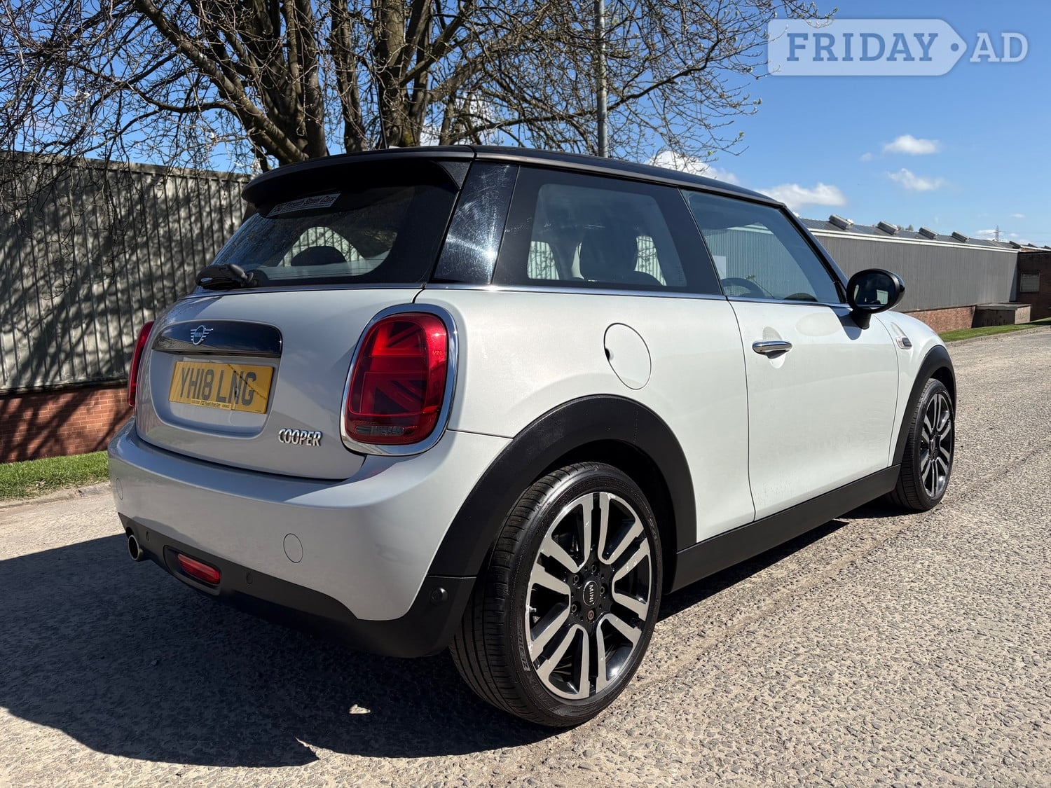 [ berth ]Mini Hatch