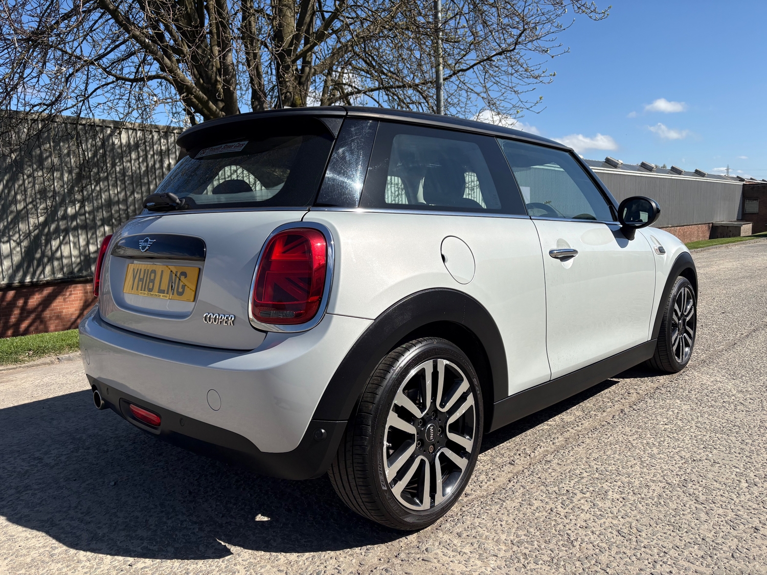 [ berth ]Mini Hatch