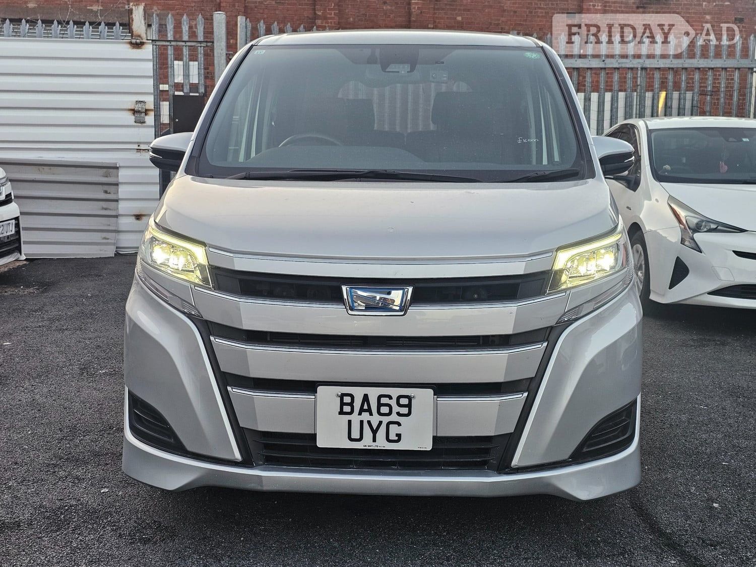 Toyota Noah 2019 in Coventry