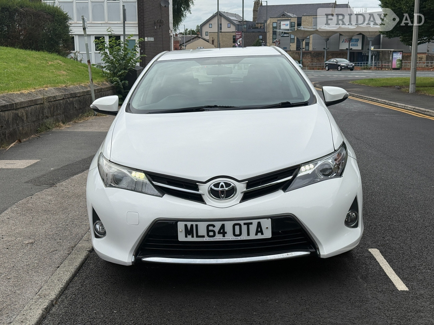 Toyota Auris Preston