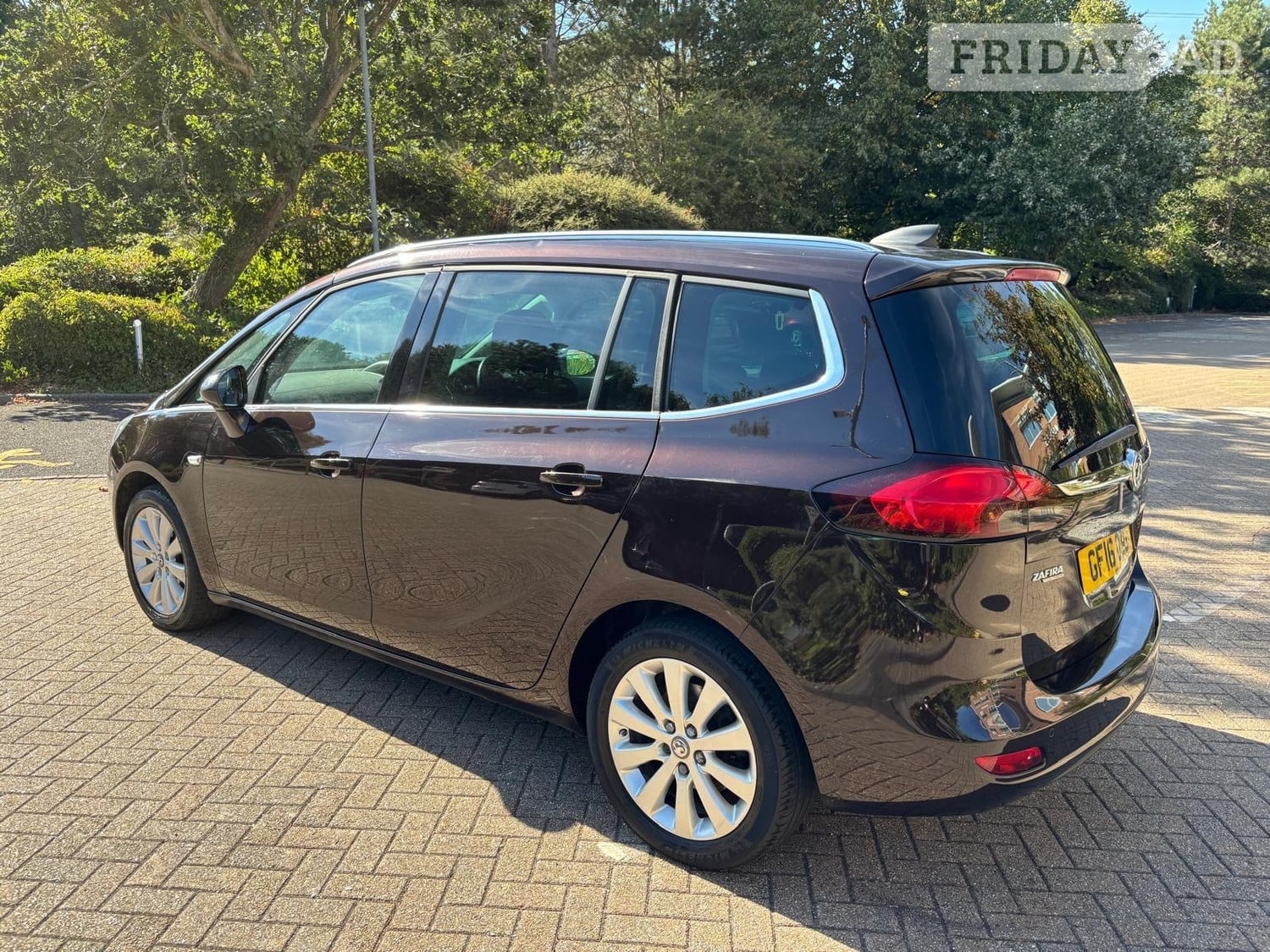 [ berth ]Vauxhall Zafira Tourer