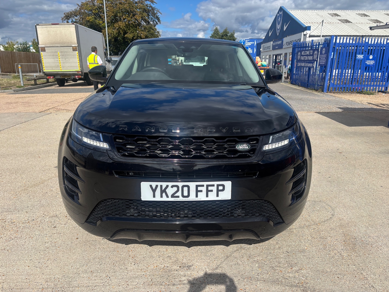 [ berth ]Land Rover Range Rover Evoque
