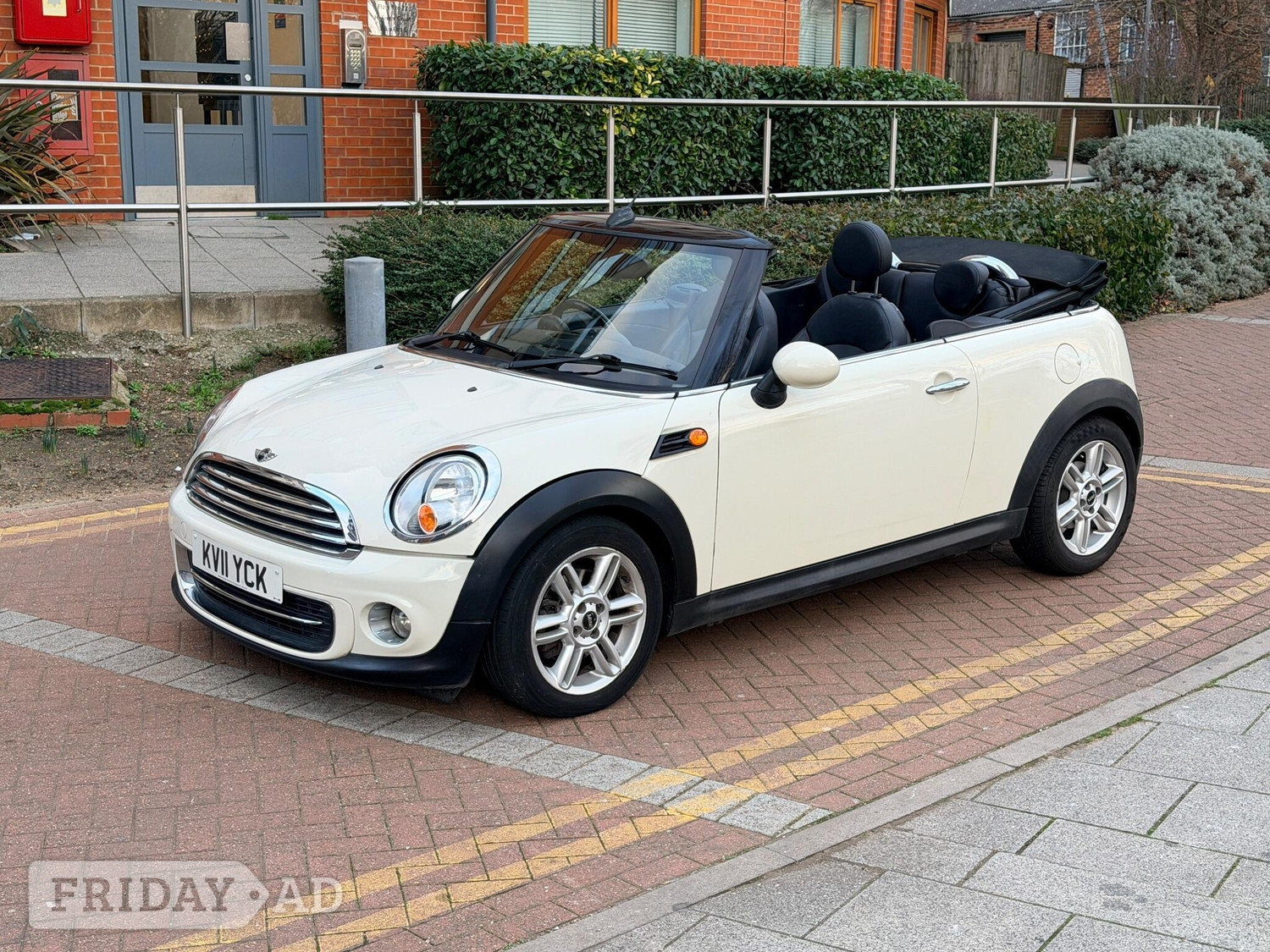 [ berth ]Mini Convertible