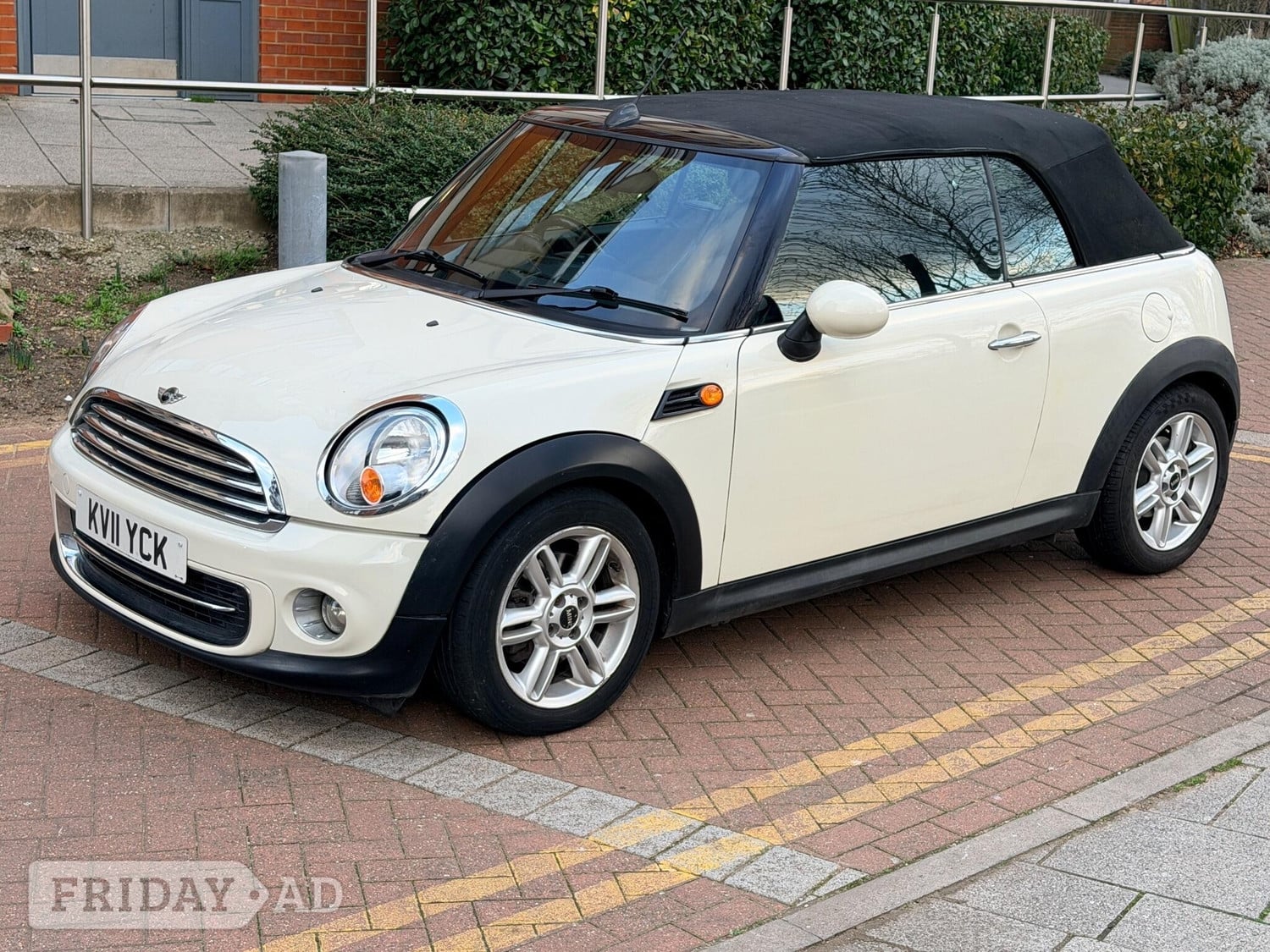 Mini Convertible 2011 in Wembley