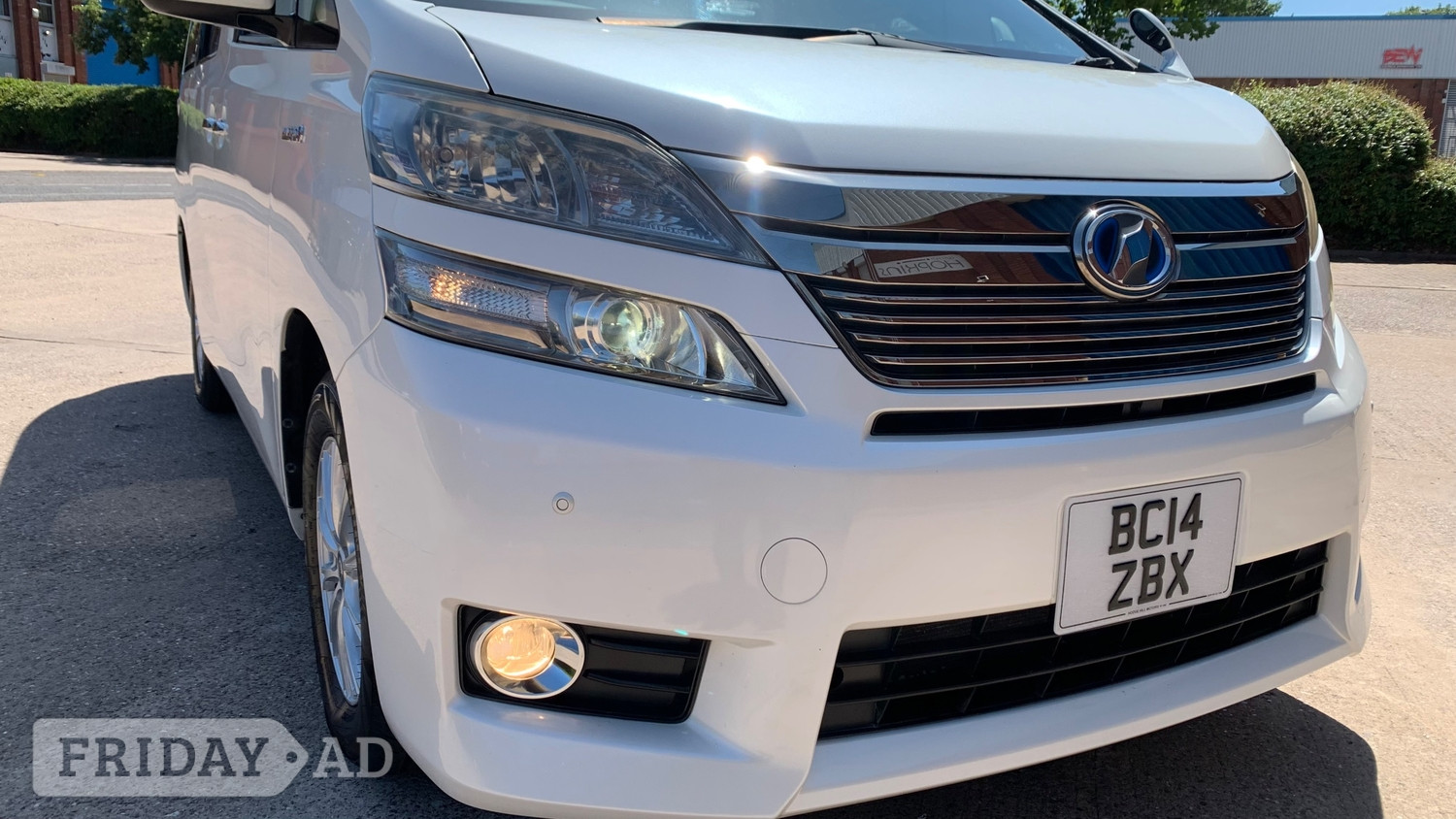Toyota Vellfire 2014 - Cars