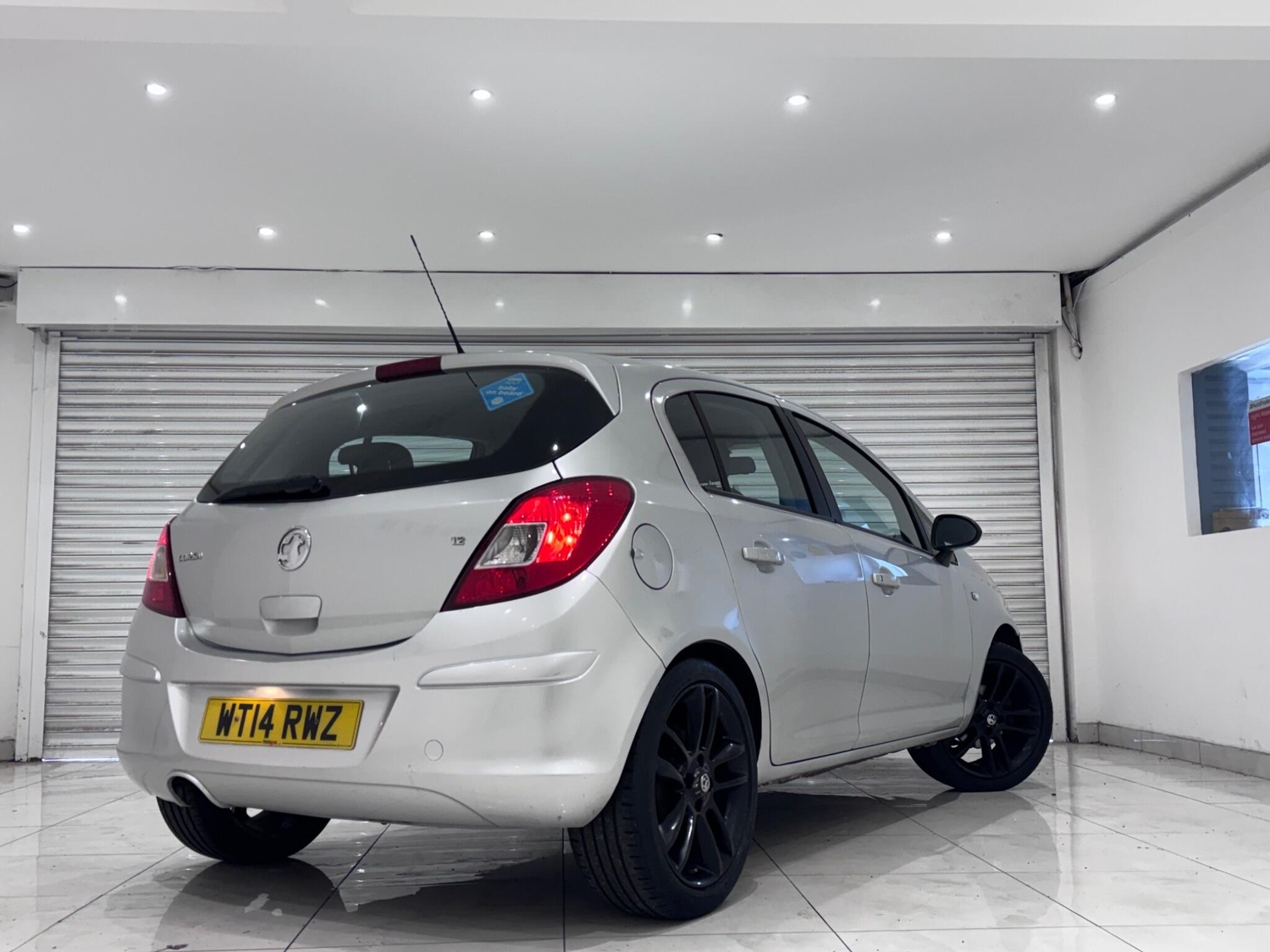 [ berth ]Vauxhall Corsa