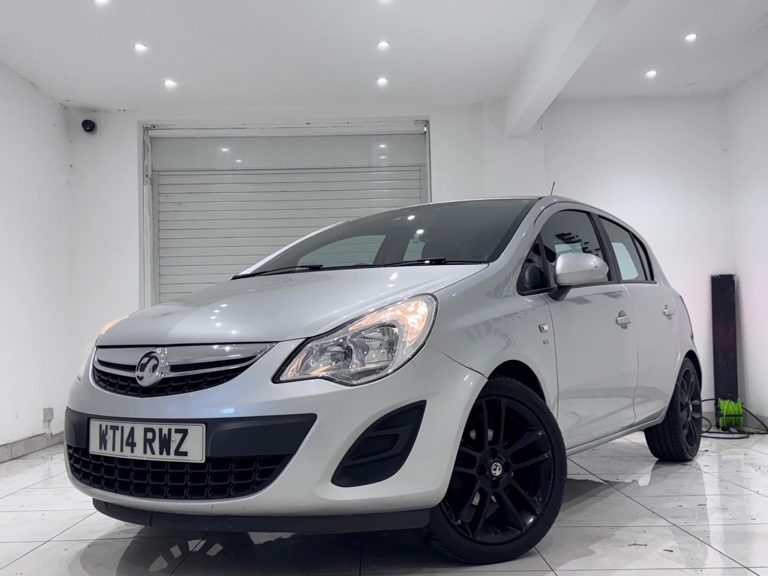Vauxhall Corsa 2014 - Cars in Hounslow