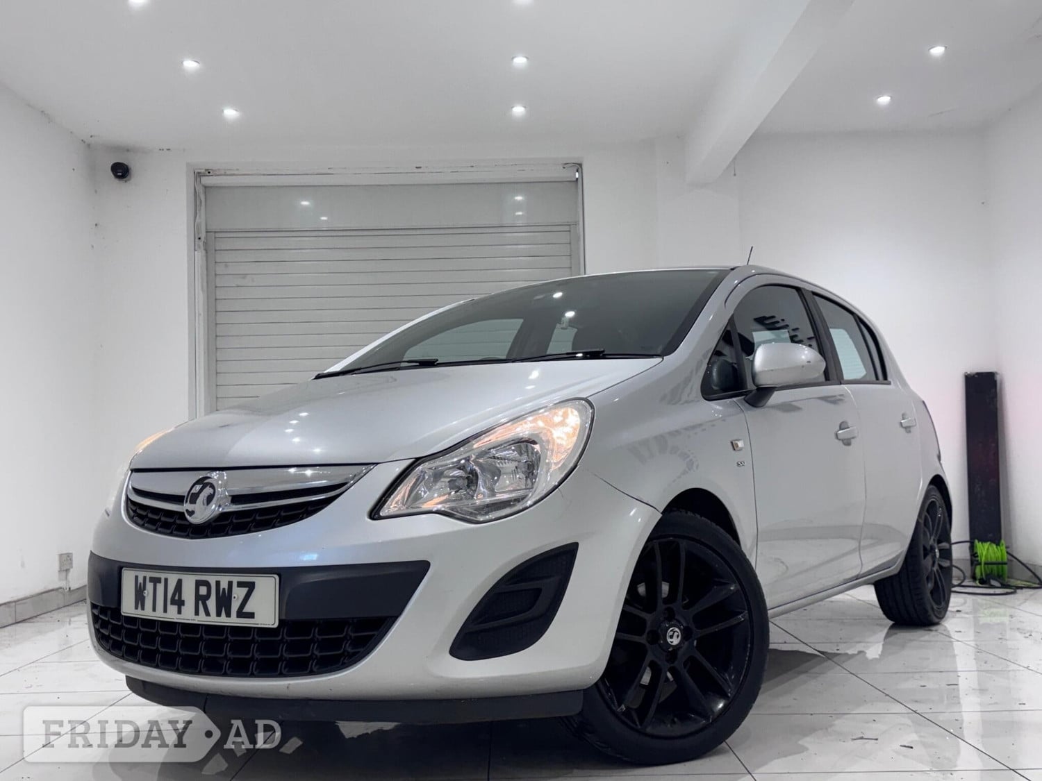 Vauxhall Corsa 2014 - Cars in Hounslow