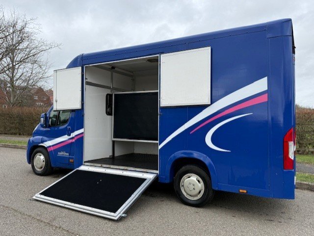 Equibabe Weekender Fiat Horsebox - Trailers & Horseboxes