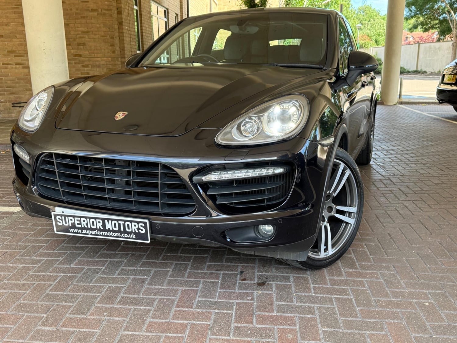 [ berth ]Porsche Cayenne