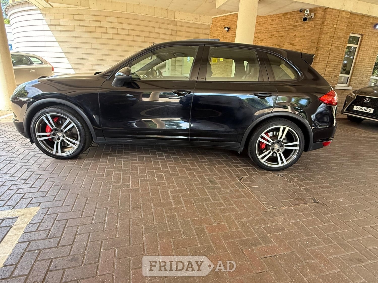 Porsche Cayenne 2012 - Cars