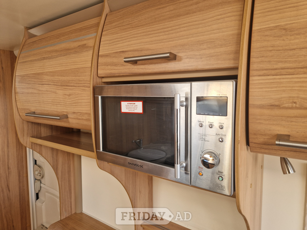 [2 berth ]Bailey Pegasus GT65 Genoa