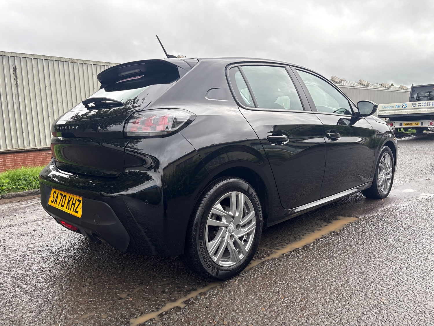[ berth ]Peugeot 208