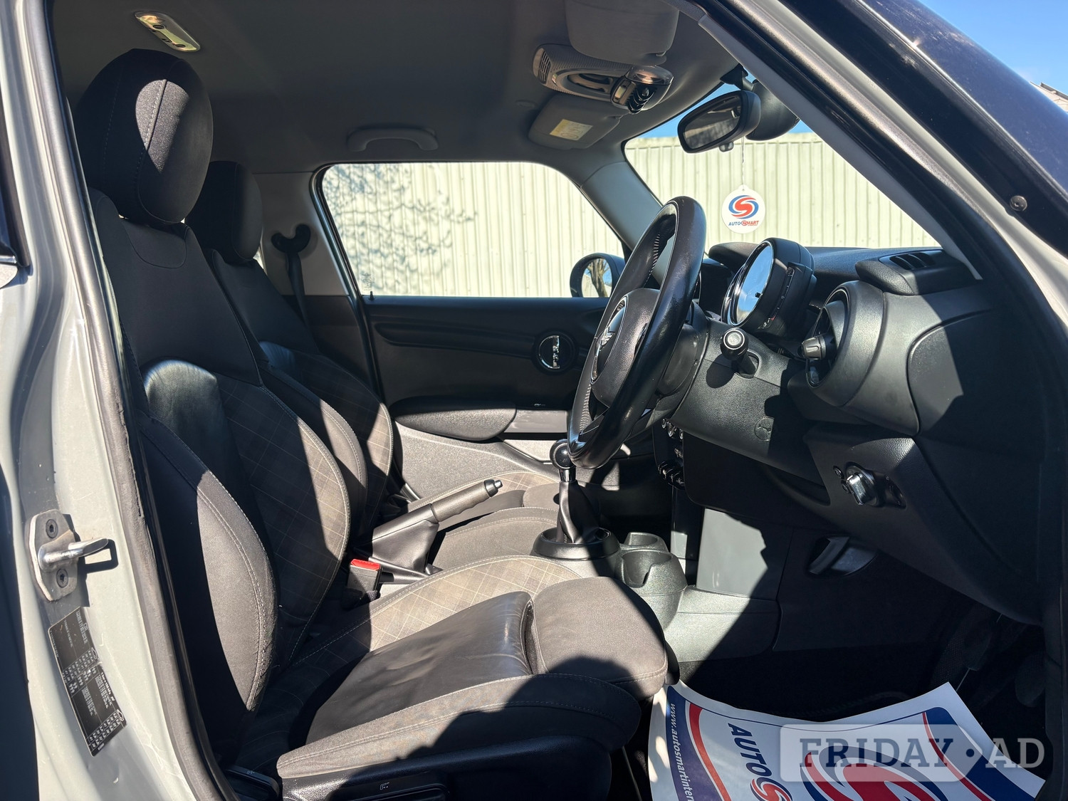 Mini Hatch 2017 - Cars in Airdrie
